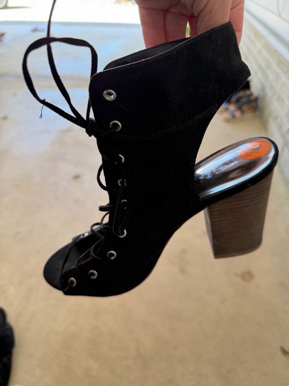 Carlos Santana Black Lace-Up Open-Toe Sandals - Picture 5 of 7